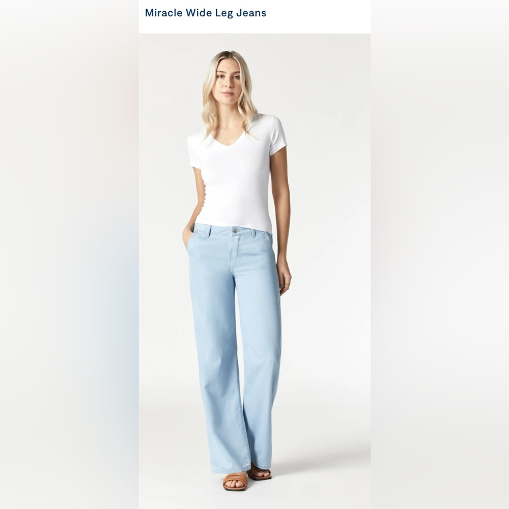 Mavi jeans. Miracle wide leg, in light blue.